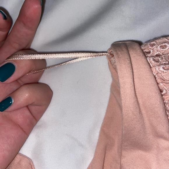 Express Square Neck Eyelet Sleeve Tie Back Tee✨ - Picture 13 of 15